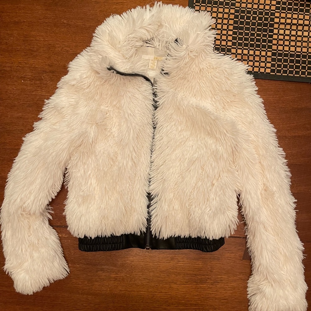 NWT Beach Vida Bling / Amuse Society white shag crop jacket. Size S